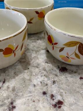 Vintage Halls Superior set of 3 dessert cups